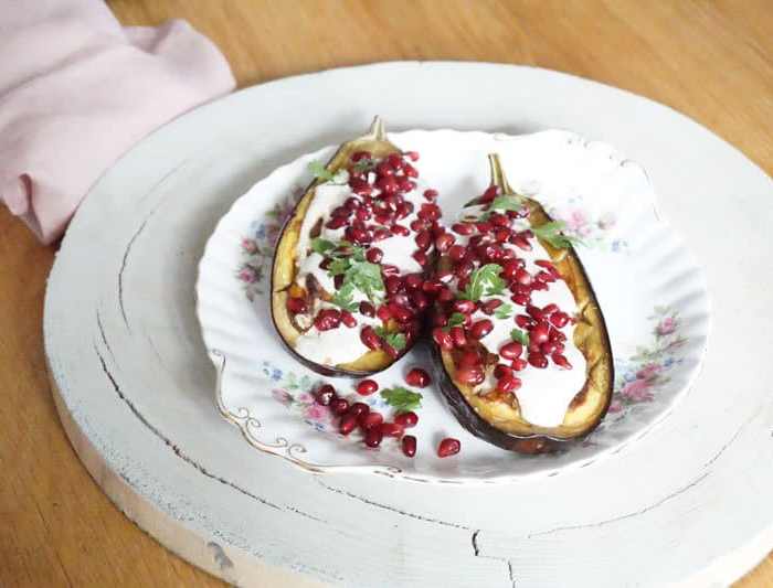 Gegrilde aubergines met labneh